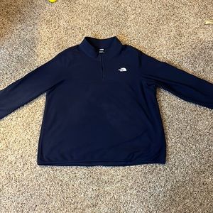 North face 1/2 zip pull over fleece